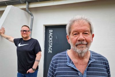 Mens Christian Shurmann (forrest) har skrevet sangene og haft det sidste ord i projektets sidste fase, er det Jakob Bjerre, der var initiativtager og har været primus motor i forhold til at få Ikasts karnevals-klassikere indspillet.