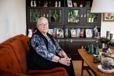 Johanne Laursen nyder at bo på Ørnhøj Friplejehjem, hvor hun deltager i alle de ting, der bliver arrangeret på plejehjemmet.