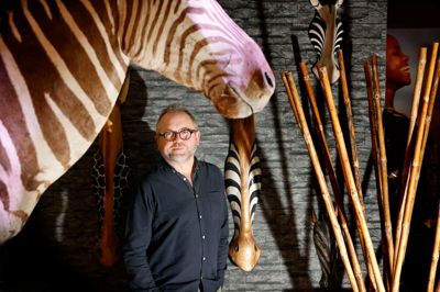Claus Lund Sørensen har arbejdet med safari siden 2001 og har siden 2012 været direktør i Africa Tours, der har kontor på Torvet i Herning.