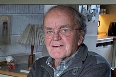 Hans Jørn Hansen, Fladhøj i Lind, fotograferet to dage før jul, hvor han nød et glædeligt førjulebesøg med samvær, snak og sang hos børn og børnebørn.