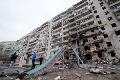 Tre års krig har sat sine spor i Ukraine. Tusindvis af skoler er blevet bombet, men børnene skal stadig i skole.