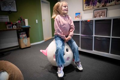 Lili har fået et helt andet liv og kan pludselig mærke, at hun har et helt andet overskud. Hun skal dog stadig passe på med ikke at være alt for »vild«, da det trods alt blot er et par måneder siden, hun var igennem den store organtransplantation.
