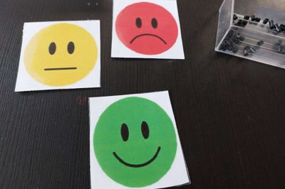 Lind Skole har lavet et særligt tilbud for elever i de yngste klasser, der har det svært med at gå i skole. De skal give hver dag en smiley.