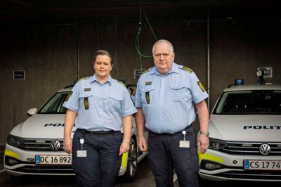To politikommissærer fra Hernings lokale politistation fortæller om politiets arbejde og ansvar under en anholdelse.