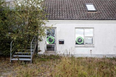 Tjørring Hovedgade er et af de steder, hvor nogle ejendomme skæmmer i bybilledet.