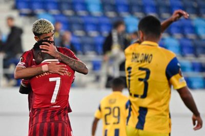 Aftenens midtjyske målhelte jubler sammen efter scoringen til 2-0, som Philip Billing flugtede i netmaskerne. Franculino Djú scorede de to øvrige mål og skrev klubhistorie i FC Midtjylland for flest europæiske mål nogensinde. Han er nu på 12 træffere i UEFA's turneringer.