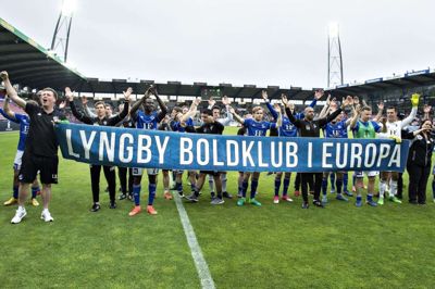 Jesper Hansen (helt til højre) vogtede målet for Lyngby, der 28. maj vandt hele 3-0 over FC Midtjylland på MCH Arena i en direkte duel om bronzemedaljerne. Medaljerne gik altså til Lyngby, der dermed kom direkte ud i Europa. Efter den sæson købte FCM Jesper Hansen af Lyngby. Foto: Henning Bagger/Ritzau Scanpix