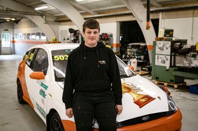 16-årige Victor Kjeldsen fra Oddense er dansk mester i rallycross.