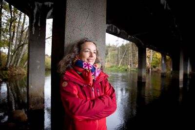 Metus Kristensen har sagt farvel til et krævende lederjob og taget en karrierepause, hvor hun har fundet mental ro ved at vandre. - Det er to modpoler: Fra en travl hverdag med høj kompleksitet, mange mennesker, møder, nye dagsordener og uforudsete ting til bare at tage sine Fjällräven-bukser på og vandrestave i hånden og så bare gå, være med sig selv og lytte til fuglene og naturens øvrige lyde, konstaterer hun.