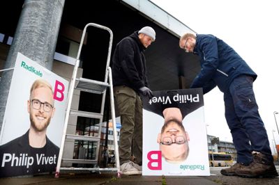 Folkebladet var med ude, da nogle af partierne skulle hænge valgplakater op.
