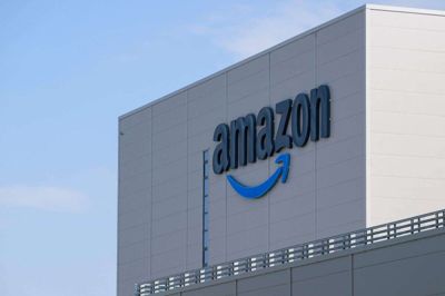 Amerikanske Amazon lægger tirsdag op til at nedlægge 14.000 kontorstillinger. (Arkivfoto).