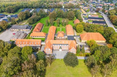 Tidligere landbrugsskole i Hammerum skal nu omdannes til et nyt boligområde.