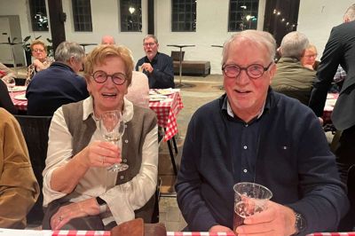Det er en fast tradition for Britta og Ib Emborg at tage med til vælgermøde i Remisen i Brande. Og de var også begejstrede for biksemaden, der blev serveret inden mødet.