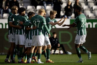 Viborgs spillere kunne juble efter Thomas Jørgensens scoring til 1-0 hjemme mod Randers FC. Viborg endte med at vinde kampen med 3-2.