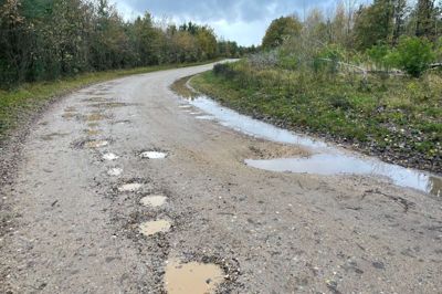 For gående og cyklister er Høgsvigvej den mest direkte adgang naturområdet mellem Sdr. Felding og Borris, så læserbrevsskribenten ønsker grusvejen erstattet af en egentlig gå- og cykelsti.