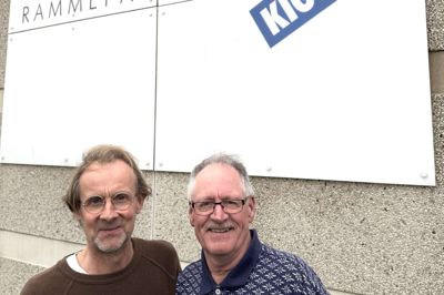 Flemming »Mingo« Nørager (t.v.) og Aksel Sandfeld Hansen har købt rammedelen af konkursramte Nordisk Glas A/S. »Mingo« fortsætter dog stadig som fotograf og alt imens Aksel Sandfeld Hansen skal være »rammemanden«.