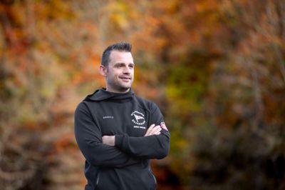 Jonas Saelens har ikke mange dårlige ting at sige om at være belgier i Silkeborg. - Jeg havde håbet på lidt bedre vejr. Men den her sommer var faktisk en af de bedste, jeg har oplevet her, smiler han.