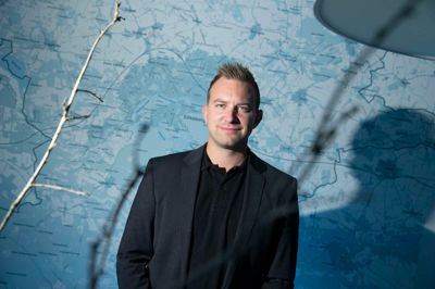 Ejendomsmægler og indehaver af Danbolig Silkeborg, Simon Freund Jensen, er stolt over for første gang at være kommet i top 3 over Danmarks mest sælgende ejendomsmæglerbutikker.