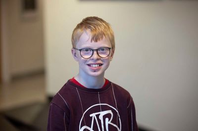 Aksel Stilling, 5. klasse: - Når der er valg, går folk ind i en stemmeboks med et langt stykke papir hånden, som de får udleveret. På papiret skal skal de sætte kryds ved den person, de gerne vil stemme på. Det kan være til valg i kommunen eller til Folketinget.