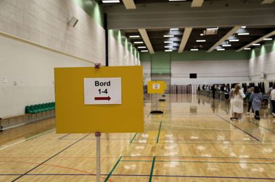 Danmarks største valgsted ligger fortsat i Tinghallerne i Viborg, hvor tæt på 25.000 borgere inviteres til at stemme.