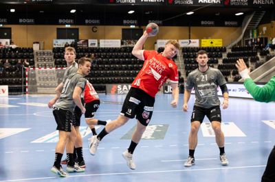 Emil Vestergaard Larsen har scoret sit sidste mål for HC Midtjylland i denne ombæring. Silkeborgenseren skifter med øjeblikkelig virkning til en klub i den bedste svenske række.