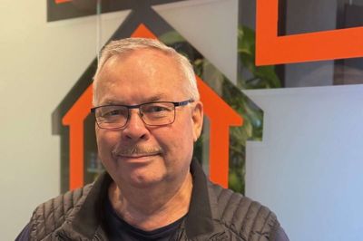 Bjarne Andersen fejrer 40-årsjubilæum hos Bomidtvest, som har sendt et jubilæums-skriv ind til Ikast Avis.