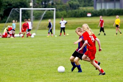 Ry Fodbold har i dag over 1100 medlemmer og klubben står særligt stærk i pigefodbold.