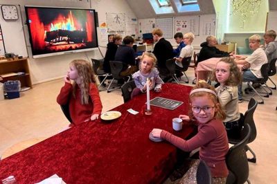 Stoholm Skoles 380 elever kunne i tema-ugen vælge sig ind på i alt 13 »virksomheder«, der til sammen udgjorde minisamfundet Stosko med blandede klassetrin.