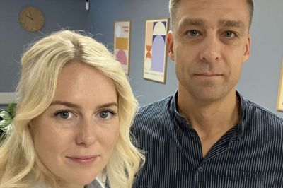 Kandidat til RV25 og KV25 Malena Møller Mortensen (K) og speciallæge i almen medicin Rasmus Buchholt Hald.