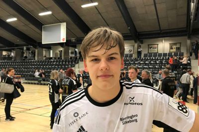 Jens Dolberg Plougstrup var 18 år, da han debuterede for Bjerringbro-Silkeborgs ligahold i en udekamp mod Mors-Thy.