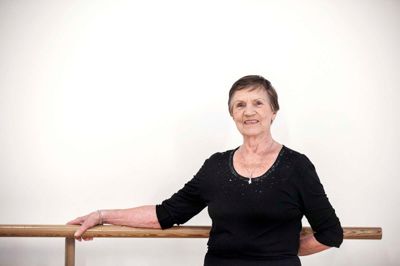 - Det er ærgerligt, at jeg ikke kan komme ud på gulvet længere. Det savner jeg, siger Ellen Østerby.