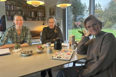 Line Kjær Skarbye (til venstre), Mette Matthiesen og Kristina Larsen Brink er parate til selv at stå for cykelstibyggeri.