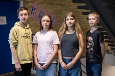 Fra venstre ses William Lund Nørskov, Maja Bertelsen, Karina Krilevysh og Simon Overgaard Thøgersen. Eleverne fra Ikast Østre Skole fremhæver øjeblikke fra deres emneuge.