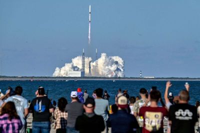 Blue Origin har torsdag affyret en raket med to satellitter om bord fra Cape Canaveral i den amerikanske delstat Florida.