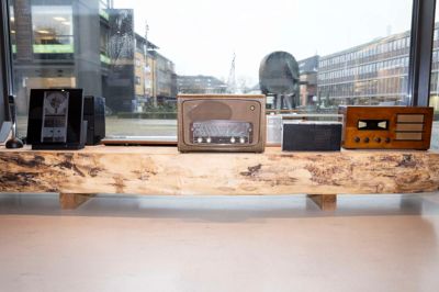 De gamle produkter fremvises lige nu i butiksvinduet hos B&O på Torvet i Herning.