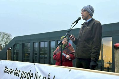 David Munk-Bogballe ses her i januar 2025 på talerstolen foran Viborg Rådhus til en demonstration mod store vedvarende energianlæg. Den 21. maj politianmeldte han på vegne af en gruppe Tjele-borgere BioCirc for mulig aktiv og passiv bestikkelse i forbindelse med den projekterede Energipark Tjele.