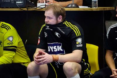 Thor Christensen blev præsenteret for et direkte rødt kort, da der var et kvarter tilbage af kampen, og efterfølgende stak Aalborg af.