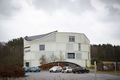 Naturvidenskabernes Hus har de seneste år investeret i at styrke netværk, samarbejder og udviklingen af husets nationale rolle på en erhvervs- og uddannelsespolitisk dagsorden med stigende fokus på praksisfaglighed og skole-virksomhedssamarbejde. Samtidig viser regnskabet for 2025 et underskud på 2,2 millioner kroner.