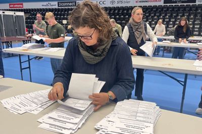 Stemmeoptællingen er i fuld gang i Ikast - men allerede nu er der tal fra Bording.