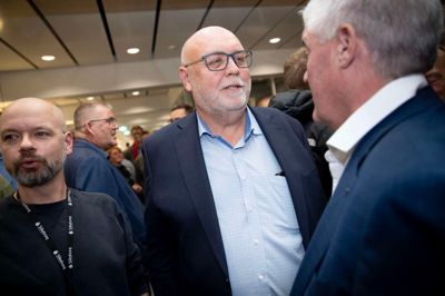 Kristian Pihl er en politisk erfaren herre, og på valgnatten var han også til stede på rådhuset i Silkeborg. Han er netop blevet valgt til byrådet.
