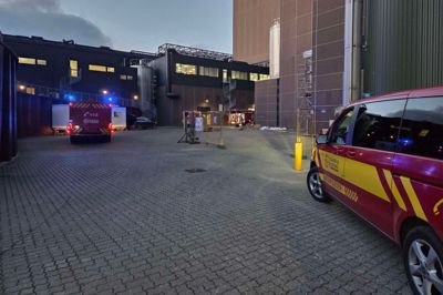 Torsdag eftermiddag skete der en eksplosion i en kabelbakke på Arla Food Ingredients i Nr. Vium, som sendte mange brandfolk på arbejde ind til fejlen var lokaliseret.