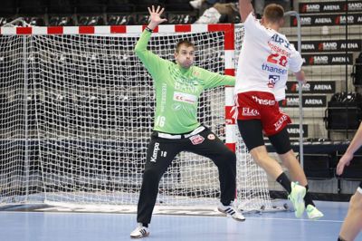 Rasmus Døssing var en af sit holds bedste, da HC Midtjylland torsdag aften besejrede Rækker Mølle. Den 28-årige målmand har underskrevet en ny toårig kontrakt.