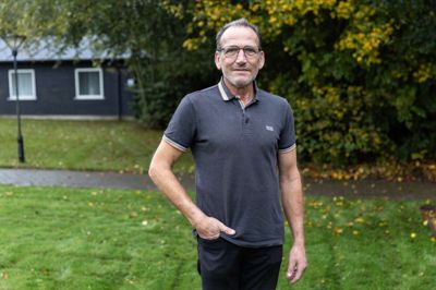 Flemming Pedersen er både overrasket og taknemmelig for, at der findes et gratis tilbud, som tilbyder sparring, fællesskab og samtaler til mennesker, som pludselig befinder sig i en enorm livskrise. Oasen hos Center for Rusmiddelbehandling var været en god støtte.