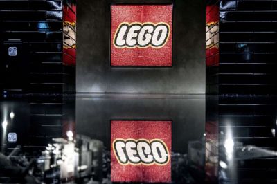 Lego-familiens formue er faldet med 18 milliarder kroner - blandt andet som følge af lavere værdisætning af sammenlignelige virksomheder. Familien er fortsat Danmarks rigeste. (Arkivfoto).
