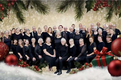 Under ledelse af Mette Flodgaard og med Henrik Tjagvad ved tangenterne giver Hedekoret julekoncert på Fritidsgården Lindholm i Lind mandag 8. december. Publikum kan glæde sig til både de klassiske julesange og -salmer, som hører december til, og et udvalg af moderne sange fra navne som Leonard Cohen, Shubidua, Sebastian, Ulige Numre og Mads Langer i en koncert, der forener tradition og fornyelse, humor og eftertænksomhed, som koret selv udtrykker det. Koret er et af egnens førende, består af 46 sangere fordelt i de fire stemmegrupper.