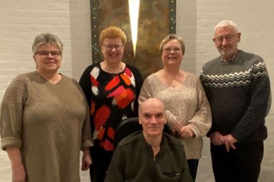 Hele menighedsrådet i Tulstrup-Faurholt blev skiftet ud ved valget sidste år. Nu består rådet af Susanne Sahlholdt, Anna Hyldgård Danielsen, Erik Sahlholdt, Conny Markussen og Truels Lund (Foto: Faurholt Kirke)