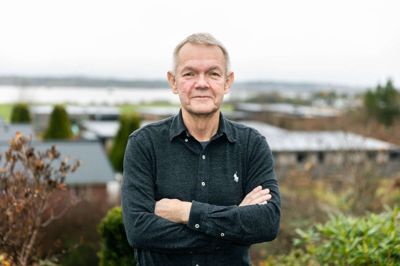 Frank Heidemann Sørensen har fejret sin 70-årsfødselsdag med taknemmelighed og nye perspektiver. For fire år siden skulle han dø, men datterens snarrådighed og barnebarnet Le var med til at redde hans liv. Den tidligere lærer og toppolitikers liv har vi delt i fem. Kom med ombord.