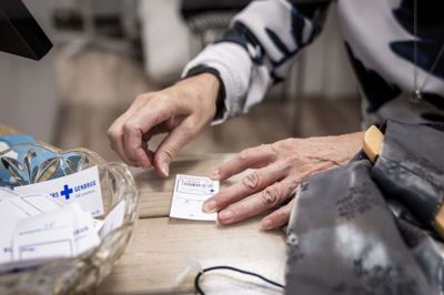Seniorer arbejdede primært frivilligt inden for det sociale område eller i lokalsamfundet sidste år. (Arkivfoto).