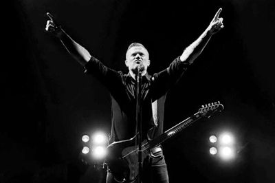 Claus Hassing er en troværdig udgave af Bryan Adams i Bryan Adams Tribute, som gæster Fermaten 12. december.