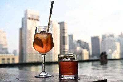 I 53 år har salget af alkohol været forbudt i Thailand, men onsdag er forbuddet ophævet i en periode på seks måneder for at styrke turismen. (Arkivfoto).